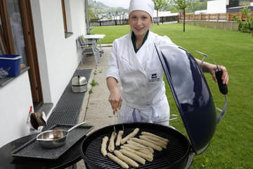 Grillen mit der 3 HT im Sonnenhof Bild 5